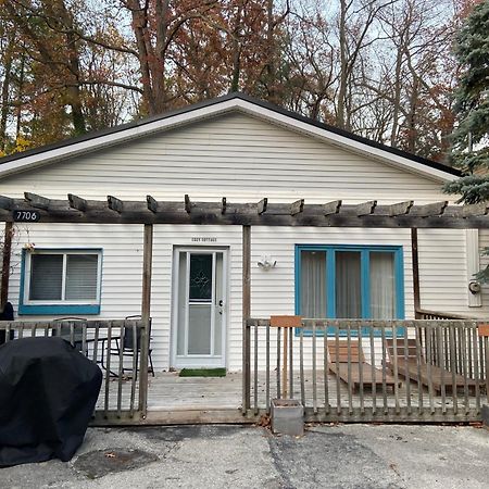 Cozy Cottage Retreat Lambton Shores Bagian luar foto