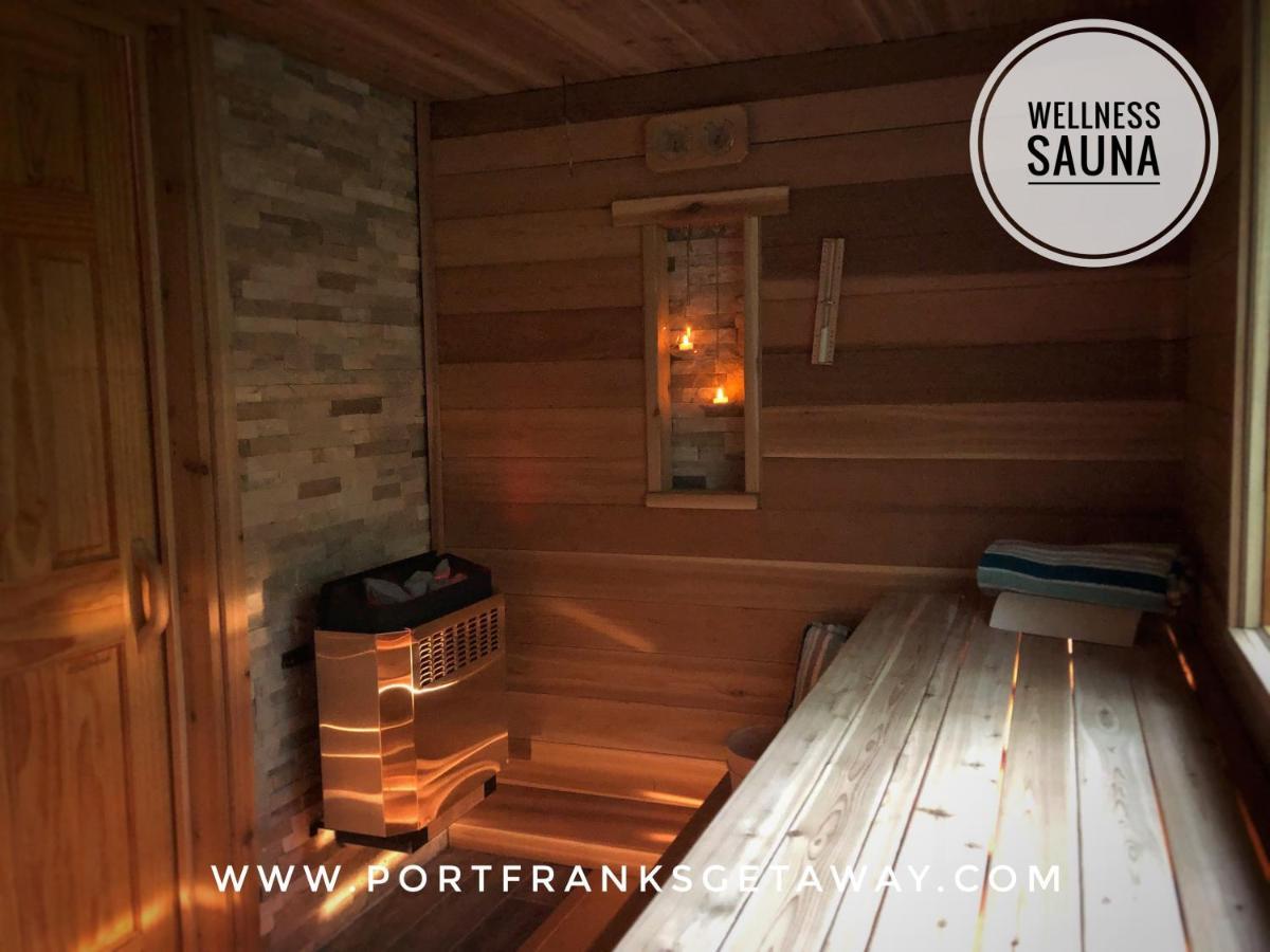 Cozy Cottage Retreat Lambton Shores Bagian luar foto