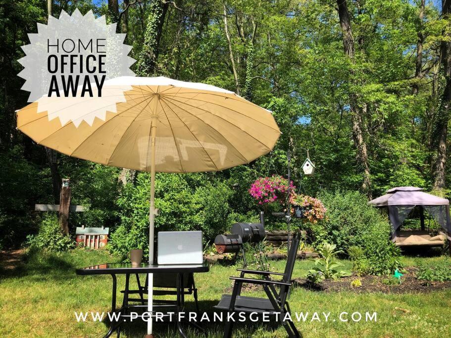 Cozy Cottage Retreat Lambton Shores Bagian luar foto