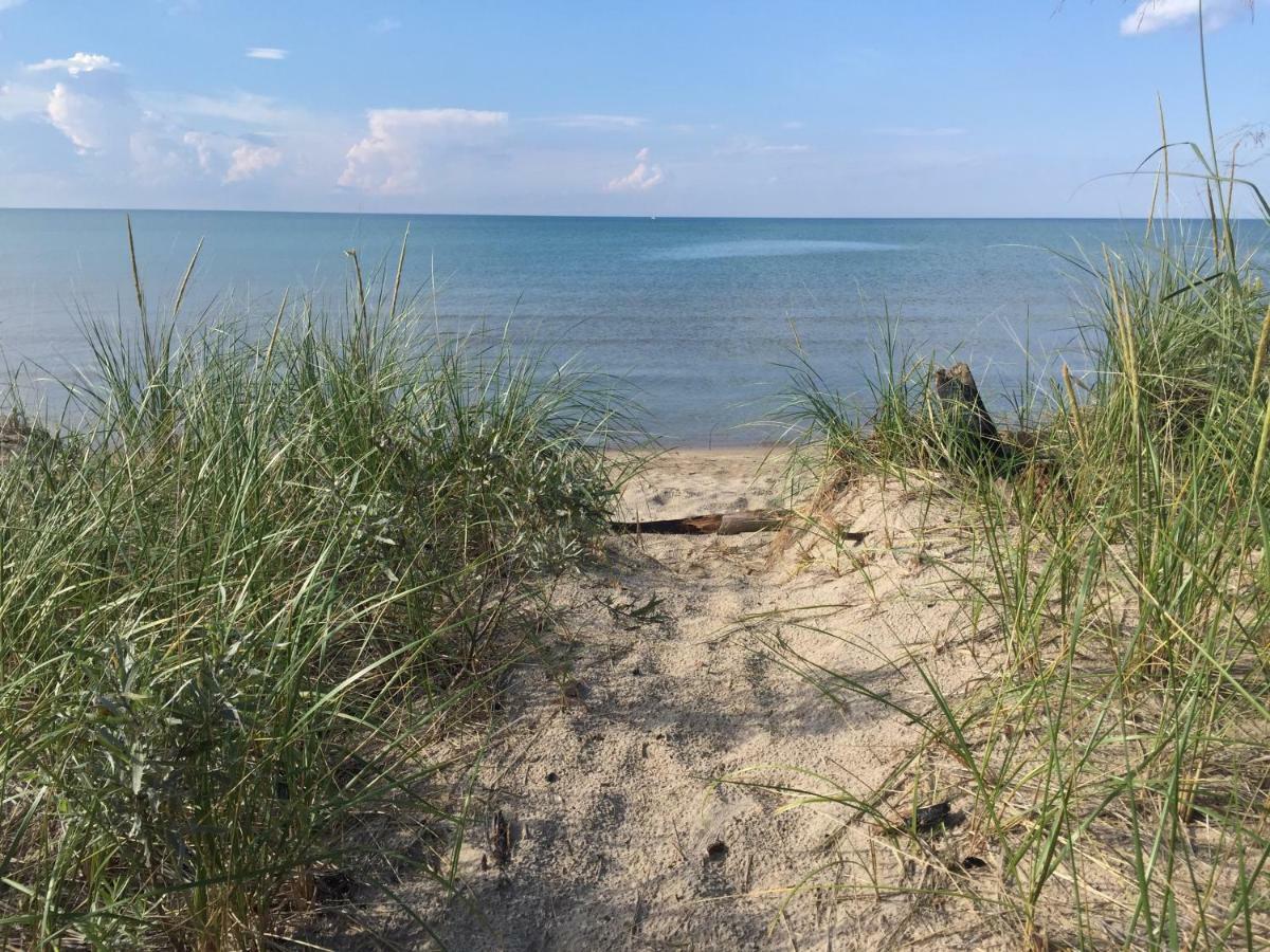 Cozy Cottage Retreat Lambton Shores Bagian luar foto